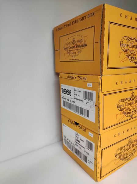 Veuve Clicquot Ponsardin, Champagne Brut  - Asta Wine Forever - Associazione Nazionale - Case d'Asta italiane