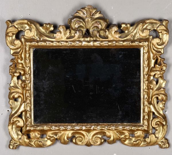 Piccola specchiera in legno intagliato e dorato, XIX zecolo  - Asta Antiquariato - Associazione Nazionale - Case d'Asta italiane