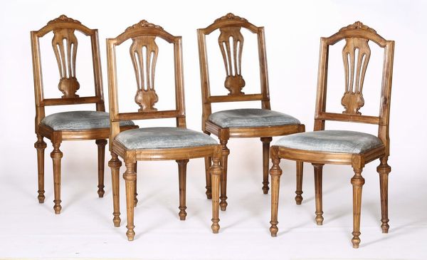 Quattro sedie in stile Luigi XVI in noce, XIX secolo  - Asta Antiquariato - Associazione Nazionale - Case d'Asta italiane
