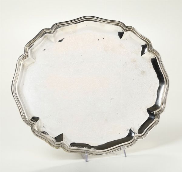 Vassoio ovale in argento, Italia XX secolo  - Asta Antiquariato - Associazione Nazionale - Case d'Asta italiane