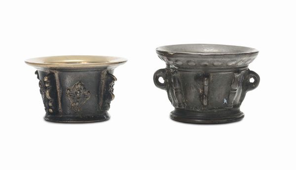 Lotto di due mortai diversi in bronzo, XVIII secolo  - Asta Antiquariato - Associazione Nazionale - Case d'Asta italiane