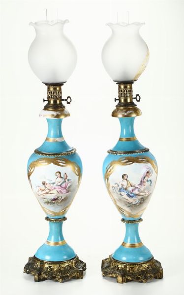 Coppia di lampade ad olio Probabilmente Italia, XIX secolo  - Asta Antiquariato - Associazione Nazionale - Case d'Asta italiane