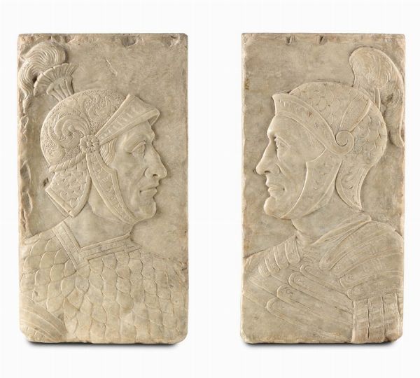 Due profili di guerrieri con elmo, bassorilievo in marmo, probabile XVI secolo  - Asta Antiquariato - Associazione Nazionale - Case d'Asta italiane