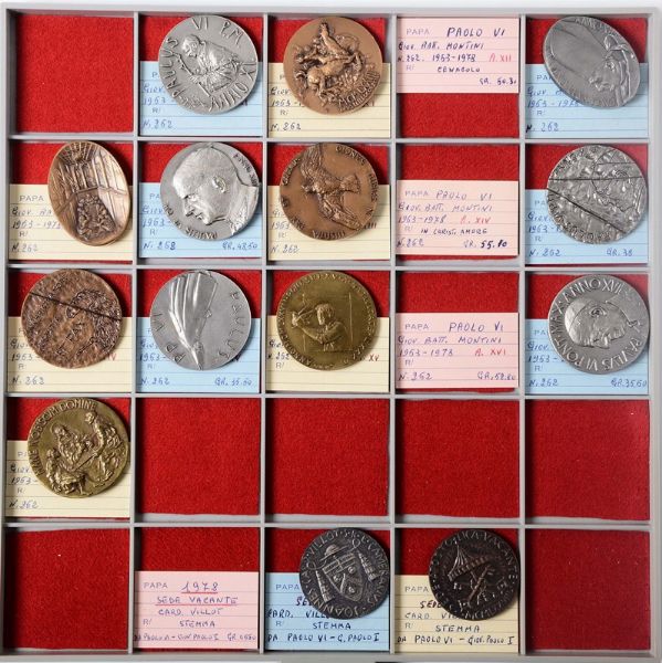 Collezione di 207 tra medaglie e medagliette papali  - Asta Antiquariato - Associazione Nazionale - Case d'Asta italiane