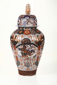 Grande potiche con coperchio in porcellana, Giappone XIX secolo  - Asta Antiquariato - Associazione Nazionale - Case d'Asta italiane