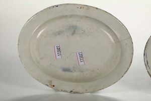 Coppia di piattino ovali in porcellana, Mondov XIX secolo  - Asta Antiquariato - Associazione Nazionale - Case d'Asta italiane