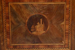 Cassettone Luigi XVI lastronato ed intarsiato, fine XVIII secolo  - Asta Antiquariato - Associazione Nazionale - Case d'Asta italiane