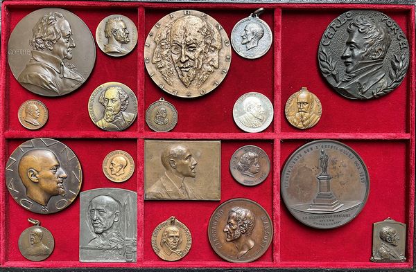 PROSATORI E POETI. Lotto di 35 medaglie.  - Asta Numismatica - Associazione Nazionale - Case d'Asta italiane