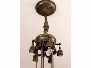 Grande lampadario in metallo e cristallo  - Asta La casa classica. Stile intramontabile - Associazione Nazionale - Case d'Asta italiane