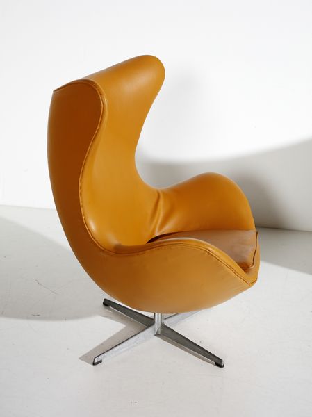 ARNE JACOBSEN : Cinque poltrone Egg Chair per Fritz Hansen.  - Asta Asta 408 | DESIGN E ARTI DECORATIVE DEL NOVECENTO Online - Associazione Nazionale - Case d'Asta italiane