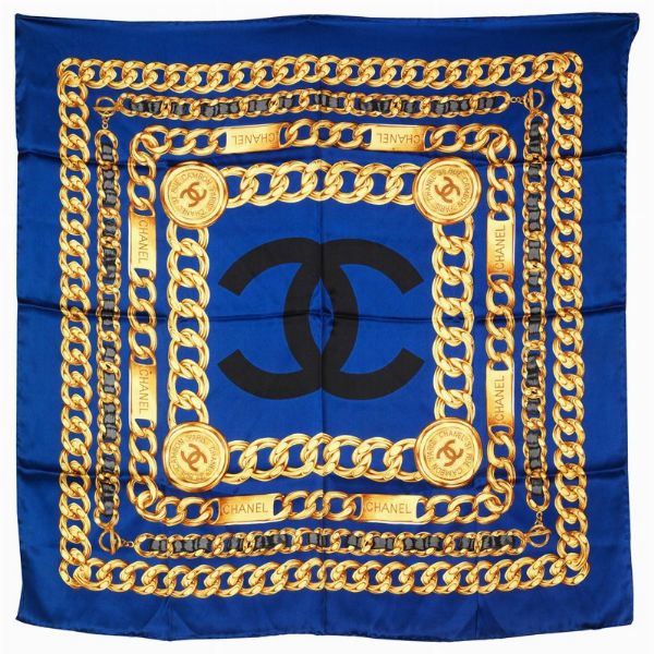 CHANEL : CHANEL FOULARD CATENE  - Asta VINTAGE: BORSE E ACCESSORI DI HERMES, LOUIS VUITTON E ALTRE GRANDI MAISON - Associazione Nazionale - Case d'Asta italiane