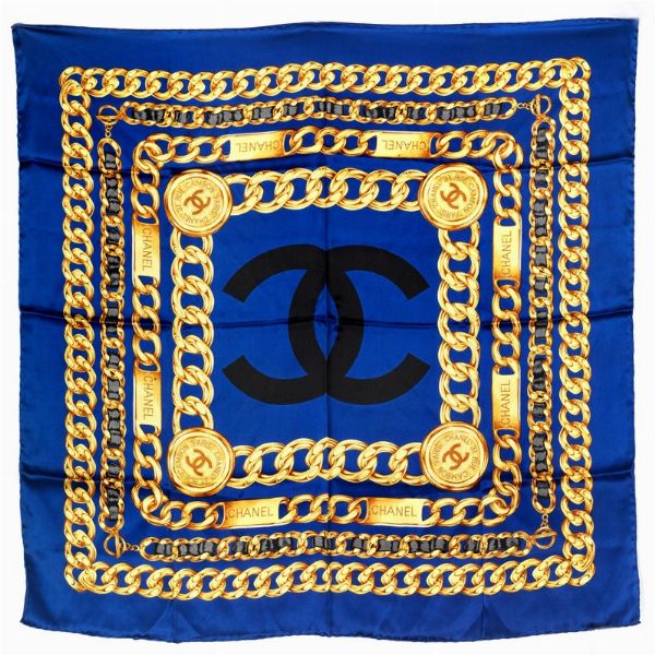 CHANEL : CHANEL FOULARD CATENE  - Asta VINTAGE: BORSE E ACCESSORI DI HERMES, LOUIS VUITTON E ALTRE GRANDI MAISON - Associazione Nazionale - Case d'Asta italiane