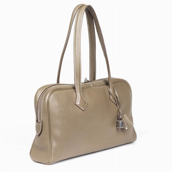 HERMES : HERMES BORSA VICTORIA ELAN  - Asta VINTAGE: BORSE E ACCESSORI DI HERMES, LOUIS VUITTON E ALTRE GRANDI MAISON - Associazione Nazionale - Case d'Asta italiane