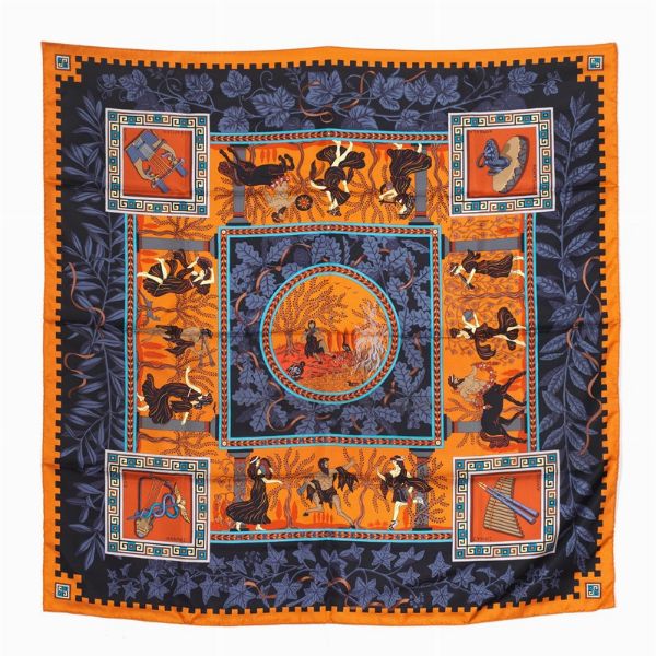 HERMES : HERMES FOULARD "MUSIQUE DES DIEUX"  - Asta VINTAGE: BORSE E ACCESSORI DI HERMES, LOUIS VUITTON E ALTRE GRANDI MAISON - Associazione Nazionale - Case d'Asta italiane