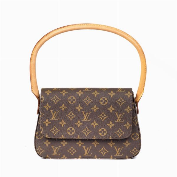 Louis Vuitton : LOUIS VUITTON TRACOLLA RIGIDA  - Asta VINTAGE: BORSE E ACCESSORI DI HERMES, LOUIS VUITTON E ALTRE GRANDI MAISON - Associazione Nazionale - Case d'Asta italiane