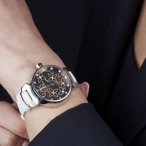 Louis Vuitton : LOUIS VUITTON TAMBOUR LADY  - Asta VINTAGE: BORSE E ACCESSORI DI HERMES, LOUIS VUITTON E ALTRE GRANDI MAISON - Associazione Nazionale - Case d'Asta italiane