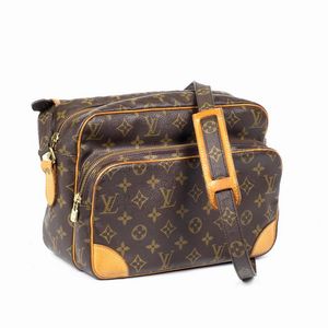 Louis Vuitton : LOUIS VUITTON TRACOLLA NILE  - Asta VINTAGE: BORSE E ACCESSORI DI HERMES, LOUIS VUITTON E ALTRE GRANDI MAISON - Associazione Nazionale - Case d'Asta italiane