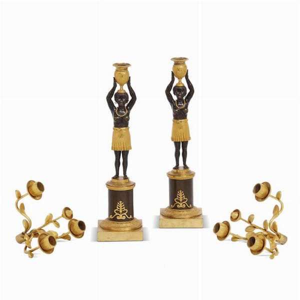 COPPIA DI CANDELABRI, PARIGI, 1800-1810  - Asta INTERNATIONAL FINE ART E UNA IMPORTANTE COLLEZIONE DI PENDOLE AU BON SAUVAGE - Associazione Nazionale - Case d'Asta italiane