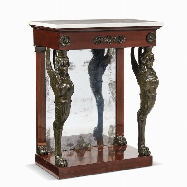 PICCOLA CONSOLE, TOSCANA, SECOLO XIX  - Asta INTERNATIONAL FINE ART E UNA IMPORTANTE COLLEZIONE DI PENDOLE AU BON SAUVAGE - Associazione Nazionale - Case d'Asta italiane