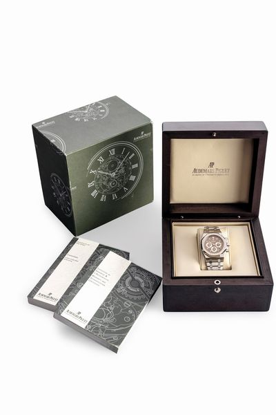 AUDEMARS PIGUET : Affascinante e sportivo Royal Oak Chrono 26300 ST in acciaio con quadrante marrone tropicale e sfere chrono arancione, tre contatori e datario ad ore 5  - Asta Orologi da Polso e da Tasca - Associazione Nazionale - Case d'Asta italiane