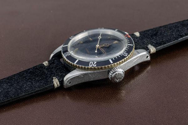 ROLEX : Sportivo e raro Submariner ref 5510 Coroncione, quadrante nero lucido gilt pallettoni al radio, corona maggiorata brevet cassa in acciaio mai lucidata, ghiera girevole con triangolo rosso ad ore 12  - Asta Orologi da Polso e da Tasca - Associazione Nazionale - Case d'Asta italiane