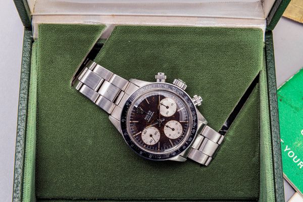 ROLEX : Iconico e ricercato Cosmograph Daytona ref 6263 in acciaio, quadrante nero virato Tropical ghiera in bachelite nera e tasti a vite  - Asta Orologi da Polso e da Tasca - Associazione Nazionale - Case d'Asta italiane