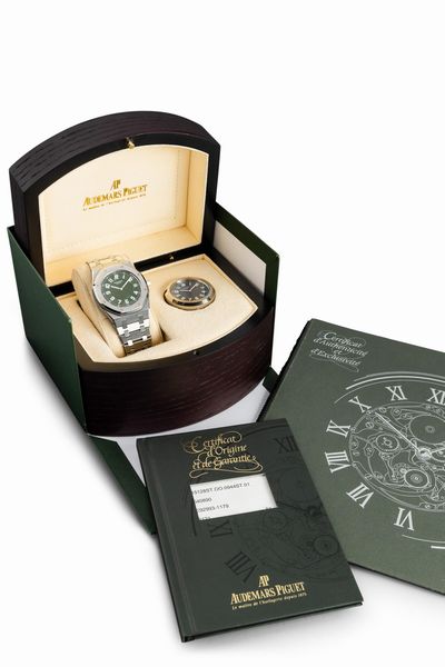 AUDEMARS PIGUET : Raro e ricercato Royal Oak ref 15128ST in acciaio edizione limitata a 50 esemplari, realizzato per lil mercato italiano, con doppio quadrante verde e blu  - Asta Orologi da Polso e da Tasca - Associazione Nazionale - Case d'Asta italiane