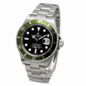 ROLEX : Iconico e sportivo Submariner 16610 LV del 50 anniversario, con ghiera girevole verde, in acciaio inossidabile con quadrante nero e bollino sul fondello, accompagnato da scatola e garanzia  - Asta Orologi da Polso e da Tasca - Associazione Nazionale - Case d'Asta italiane