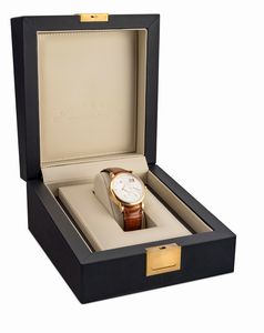 A. LANGE & SÖHNE : Classico ed elegante Little Lange 1 in oro rosa 18k, carica manuale con datario e grande riserva di carica, quadrante dei secondi ad ore 5, fondo a vista completo di scatola e garanzia  - Asta Orologi da Polso e da Tasca - Associazione Nazionale - Case d'Asta italiane