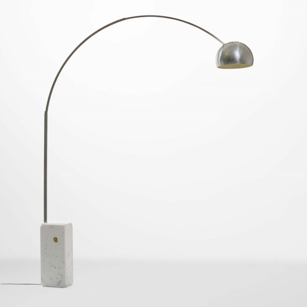 ACHILLE E PIERGIACOMO CASTIGLIONI : Lampada da terra mod. L'Arco  - Asta Design - Associazione Nazionale - Case d'Asta italiane