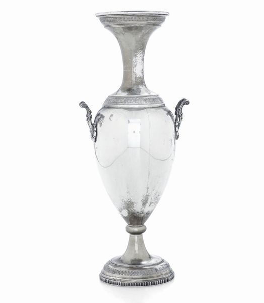 Vaso. Argenteria fiorentina del XX secolo. Argentiere Brandimarte  - Asta Argenti da collezione | Antichi - Associazione Nazionale - Case d'Asta italiane