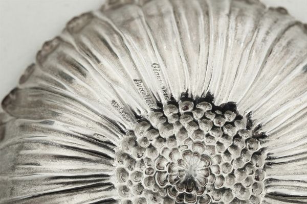 Tre ciotoline a fiore. Argentiere Clementi, Bologna per Maison Gianmaria Buccellati. Italia XX-XXI secolo  - Asta Argenti da collezione | Antichi - Associazione Nazionale - Case d'Asta italiane