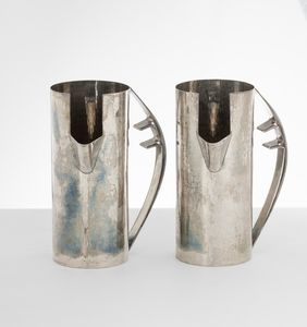 Due caraffe. Designer Carlo Scarpa per Cleto Munari. Produttore Rossi e Arcandi, Vicenza.<BR>Italia 1978 circa  - Asta Argenti da Collezione | XX secolo - Associazione Nazionale - Case d'Asta italiane