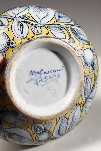 MOLARONI PESARO (n. 1880) : Fiaschetta a decoro floreale  - Asta Asta 410 | DESIGN E ARTI DECORATIVE DEL NOVECENTO - CERAMICHE Online - Associazione Nazionale - Case d'Asta italiane