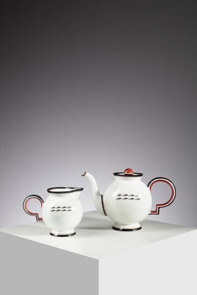 PONTI GIO (1891 - 1979) : Teiera e lattiera per Pittoria di Doccia Richar Ginori  - Asta Asta 410 | DESIGN E ARTI DECORATIVE DEL NOVECENTO - CERAMICHE Online - Associazione Nazionale - Case d'Asta italiane