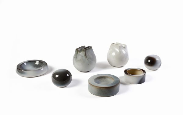 BUCCI FRANCO  (1933 - 2002) : Coppia di vasi fischietti doppio, due semisfere e tre posacenere per Laboratorio Pesaro  - Asta Asta 410 | DESIGN E ARTI DECORATIVE DEL NOVECENTO - CERAMICHE Online - Associazione Nazionale - Case d'Asta italiane