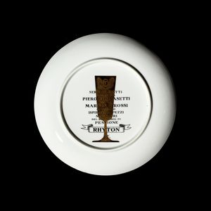 FORNASETTI PIERO (1913 - 1988) : Piatto Rhyton  - Asta Asta 410 | DESIGN E ARTI DECORATIVE DEL NOVECENTO - CERAMICHE Online - Associazione Nazionale - Case d'Asta italiane