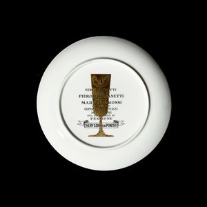 FORNASETTI PIERO (1913 - 1988) : Piatto Servizio per Porto  - Asta Asta 410 | DESIGN E ARTI DECORATIVE DEL NOVECENTO - CERAMICHE Online - Associazione Nazionale - Case d'Asta italiane