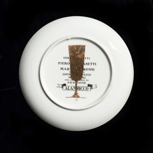 FORNASETTI PIERO (1913 - 1988) : Piatto Alambicco per la distillazione dell'alcol  - Asta Asta 410 | DESIGN E ARTI DECORATIVE DEL NOVECENTO - CERAMICHE Online - Associazione Nazionale - Case d'Asta italiane