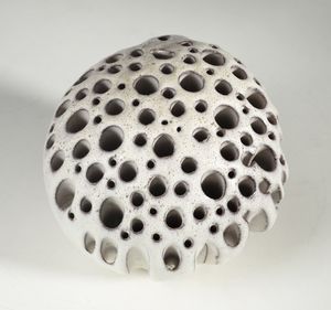 TASCA ALESSIO (1929 - 2020) : Sfera  - Asta Asta 410 | DESIGN E ARTI DECORATIVE DEL NOVECENTO - CERAMICHE Online - Associazione Nazionale - Case d'Asta italiane