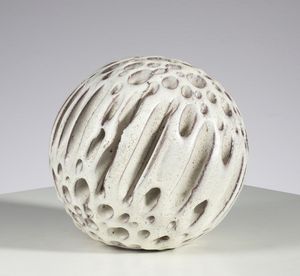 TASCA ALESSIO (1929 - 2020) : Sfera estrusa oblunga  - Asta Asta 410 | DESIGN E ARTI DECORATIVE DEL NOVECENTO - CERAMICHE Online - Associazione Nazionale - Case d'Asta italiane