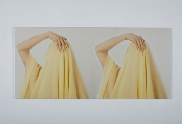 GUERRESI MAIMOUNA  (n. 1951) : Yellow veiled. Frame Vergine delle rocce.  - Asta Asta 413 | GRAFICA MODERNA, FOTOGRAFIA E MULTIPLI D'AUTORE Online - Associazione Nazionale - Case d'Asta italiane