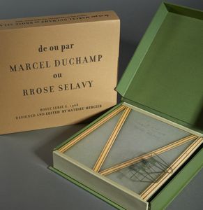 DUCHAMP MARCEL (1887 - 1968) : De ou par Marcel Duchamp ou Rrose Slavy (Bote-en-valise) - series G.  - Asta Asta 413 | GRAFICA MODERNA, FOTOGRAFIA E MULTIPLI D'AUTORE Online - Associazione Nazionale - Case d'Asta italiane