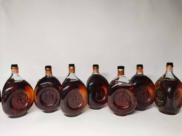 Vecchia Romagna Etichetta Nera, Brandy  - Asta Whisky & Co. - Associazione Nazionale - Case d'Asta italiane