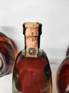 Vecchia Romagna Etichetta Nera, Brandy  - Asta Whisky & Co. - Associazione Nazionale - Case d'Asta italiane