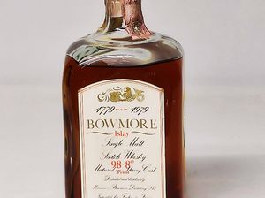 Bowmore Bicentenary, Single Malt Whisky  - Asta Whisky & Co. - Associazione Nazionale - Case d'Asta italiane