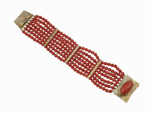 Bracciale a sette fili di corallo sfaccettati  - Asta Gioielli - Associazione Nazionale - Case d'Asta italiane