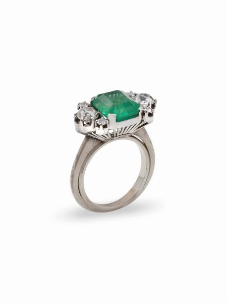 Anello con smeraldo e diamanti  - Asta Gioielli - Associazione Nazionale - Case d'Asta italiane