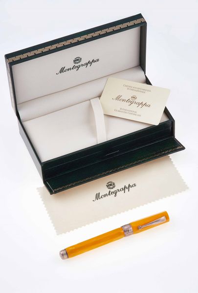 Penna stilografica Montegrappa Gialla.  - Asta Luxury Vintage e Penne da Collezione - Associazione Nazionale - Case d'Asta italiane