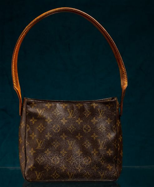 Louis Vuitton Looping GM<BR>  - Asta Luxury Vintage e Penne da Collezione - Associazione Nazionale - Case d'Asta italiane